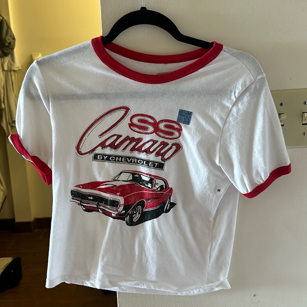 tilly’s graphic crop top, size medium, never worn still has tags